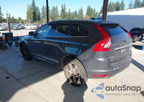 2015 Volvo Xc60 T6 z USA, uszkodzony, nr VIN YV4902RK5F2720055
